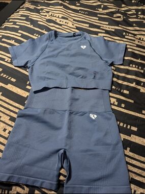 Seamless Navy Athletic Shorts and Crop Top Set - Women's